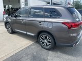 Used 2017 Mitsubishi Outlander ES image 3