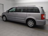 Used 2016 Chrysler Town & Country Touring image 3