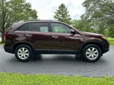 Used 2012 Kia Sorento LX w/ Third Row Pkg image 5
