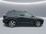 Used 2022 Jeep Cherokee Limited image 2