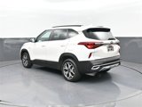 Used 2021 Kia Seltos EX image 3