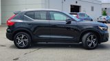 Certified 2025 Volvo XC40 B5 Core image 2