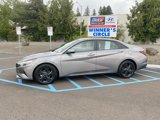 Used 2022 Hyundai Elantra SEL w/ Convenience Package image 3