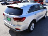 Used 2019 Kia Sorento LX image 5