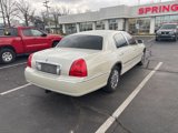 Used 2006 Lincoln Town Car Designer Series image 4