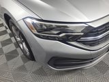 Used 2022 Volkswagen Jetta SE image 3