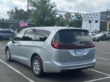 Used 2023 Chrysler Pacifica Touring-L image 4