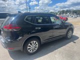 Used 2018 Nissan Rogue SV image 3