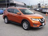 Used 2017 Nissan Rogue SV image 2