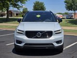 Used 2022 Volvo XC40 T5 R-Design image 2
