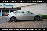 Used 2018 Toyota Avalon XLE Premium image 2