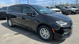 New 2025 Chrysler Pacifica Select image 5