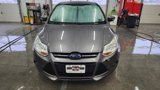 Used 2013 Ford Focus SE w/ SE Winter Pkg image 2