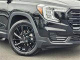 Used 2024 GMC Terrain SLE w/ Driver Convenience Package image 3