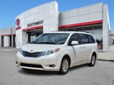 Used 2017 Toyota Sienna L image 2