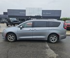 Used 2019 Chrysler Pacifica Limited image 3