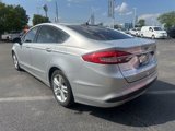 Used 2018 Ford Fusion SE image 4