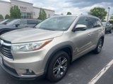 Used 2015 Toyota Highlander XLE image 2