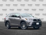 Used 2017 Toyota Highlander SE image 2