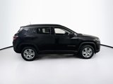 Used 2022 Jeep Compass Latitude image 4