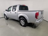 Used 2010 Nissan Frontier SE image 5