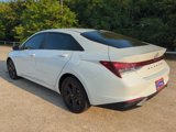 Used 2022 Hyundai Elantra SEL image 2