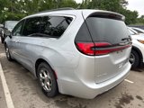 Used 2023 Chrysler Pacifica Limited image 4