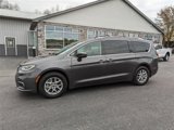Used 2021 Chrysler Pacifica Touring-L image 3