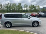 Used 2023 Chrysler Pacifica Touring-L image 4