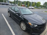 Used 2018 Toyota Camry LE image 3
