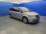 Used 2015 Chrysler Town & Country Touring-L image 2