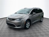 Used 2018 Chrysler Pacifica Touring-L image 3