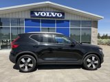 Used 2019 Volvo XC40 T5 Momentum image 2