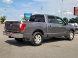 Used 2017 Nissan Titan SV image 3