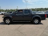 Used 2010 Nissan Frontier SE image 2