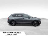 Used 2021 Volkswagen Tiguan SE image 2
