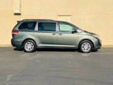 Used 2012 Toyota Sienna XLE image 3