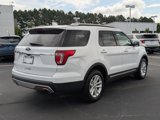 Used 2017 Ford Explorer XLT image 3
