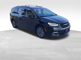 Used 2021 Chrysler Pacifica Touring-L image 2
