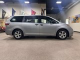 Used 2016 Toyota Sienna L image 4