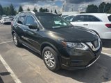 Used 2017 Nissan Rogue SV image 3