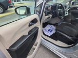 Used 2022 Chrysler Voyager LX image 6