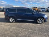 Used 2017 Chrysler Pacifica Touring-L Plus image 4