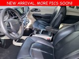 Used 2022 Chrysler Pacifica Touring-L image 3