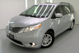 Used 2016 Toyota Sienna XLE image 2