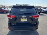 Used 2017 Toyota Highlander SE image 4