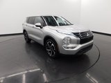 Used 2022 Mitsubishi Outlander ES image 2