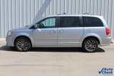 Used 2017 Dodge Grand Caravan SXT image 2