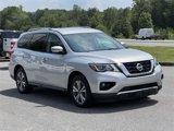 Used 2019 Nissan Pathfinder SV image 2