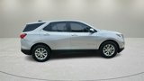 Used 2021 Chevrolet Equinox LT image 2